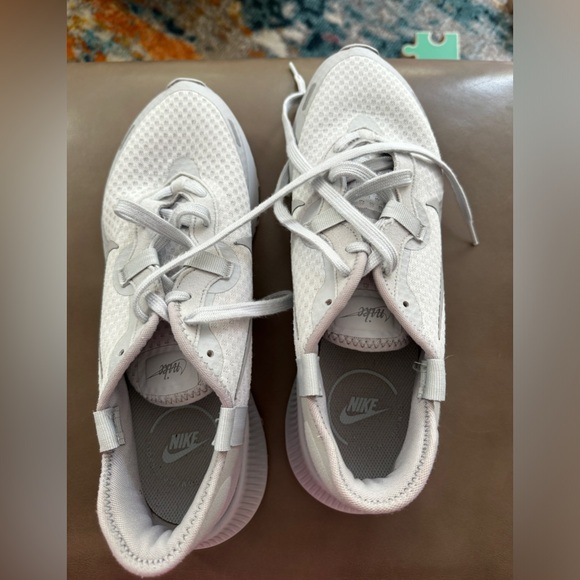 Nike size 11 men’s shoes - Picture 3 of 6